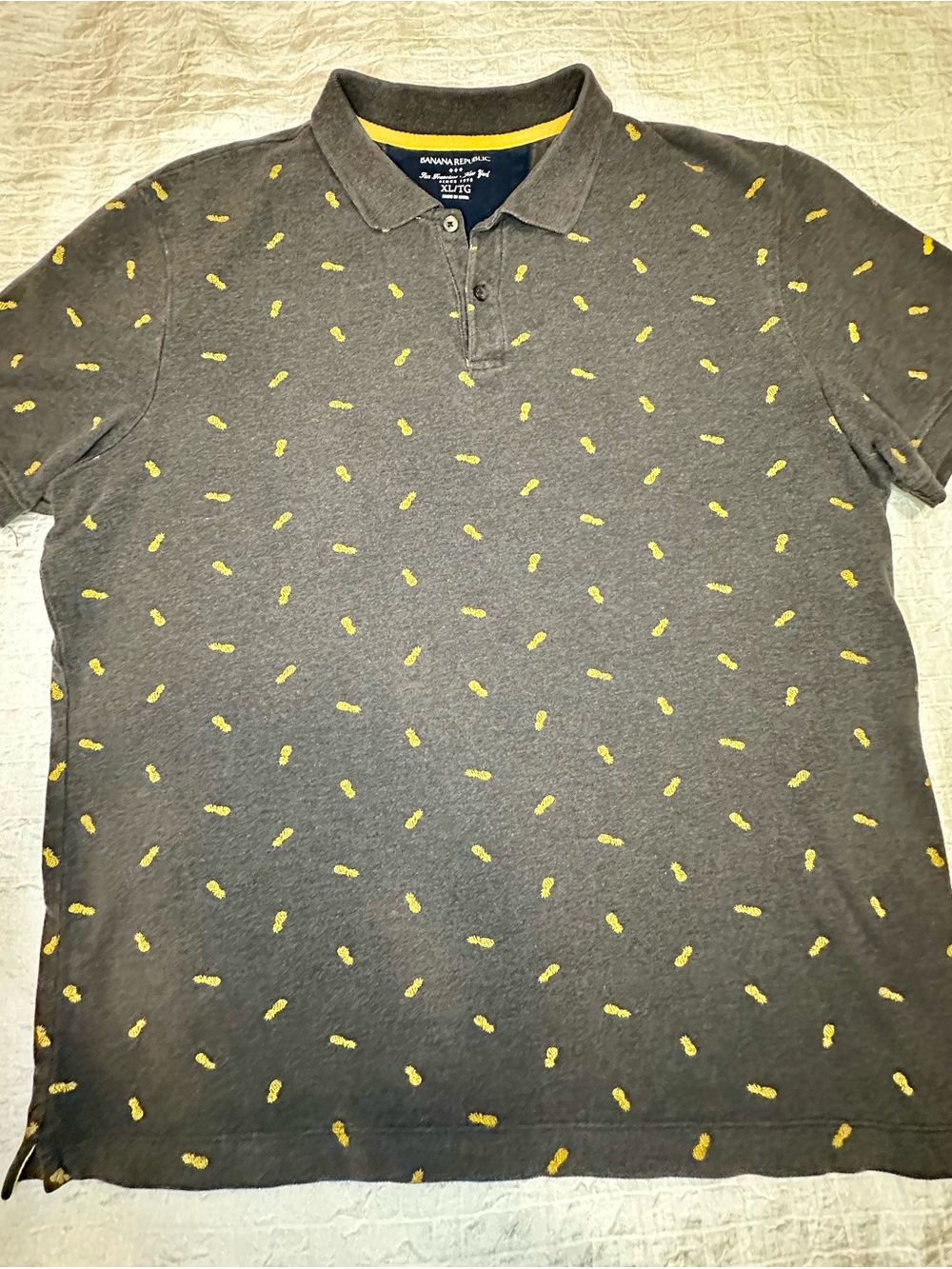 Banana Republic Men’s Gray Polo with Yellow Pineapple Motif XL